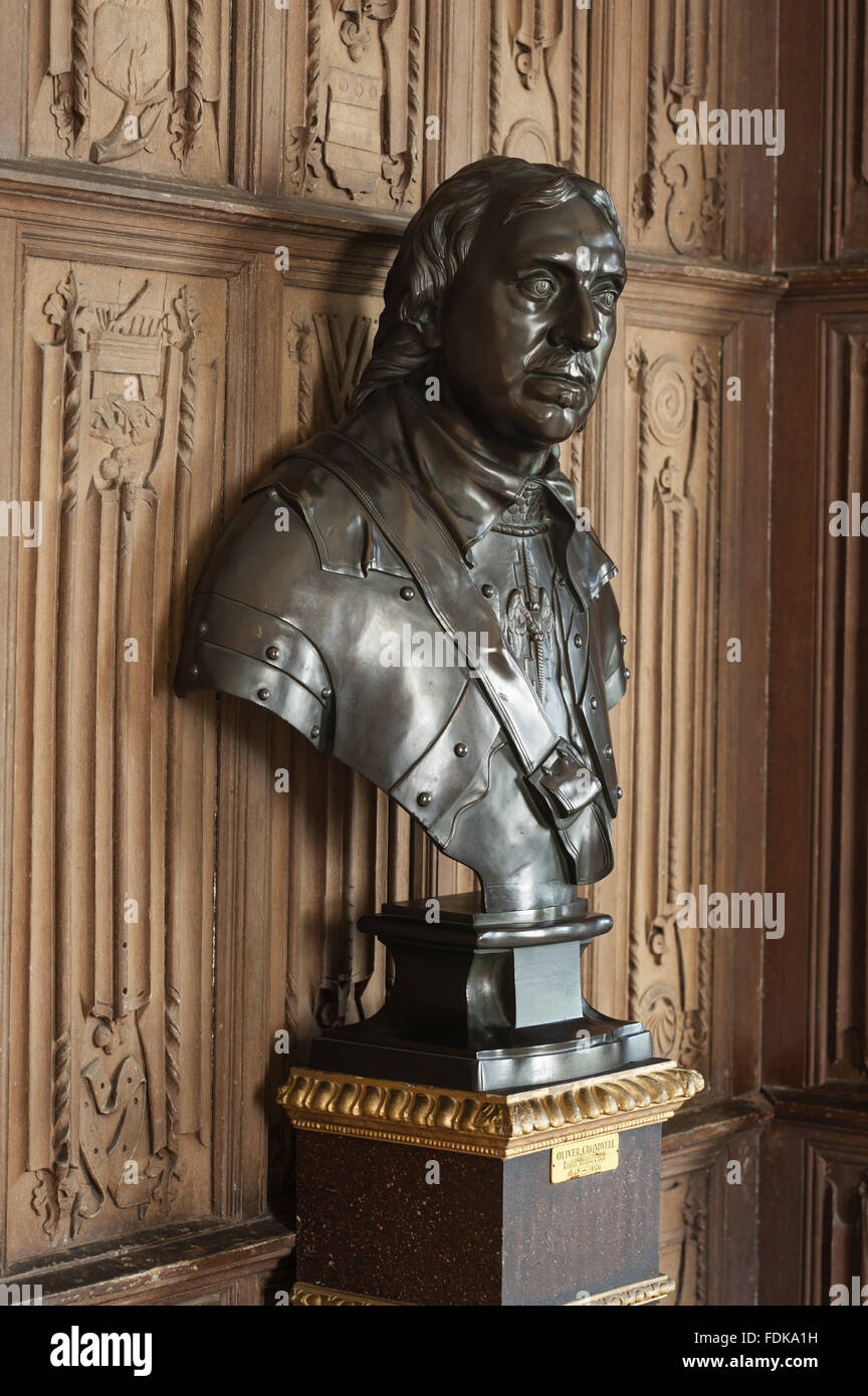 Buste en bronze d'Oliver Cromwell, le Oak Gallery, le Vyne, Hampshire. Le buste est l'anglais, c.1840-5. Banque D'Images