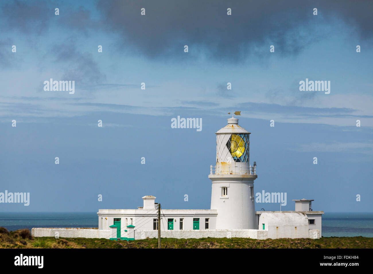 Strumble Head Lighthouse, Pembrokeshire, Pays de Galles, Royaume-Uni Banque D'Images