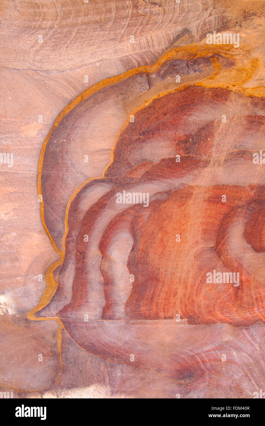 Grès coloré à Petra, Jordanie Banque D'Images