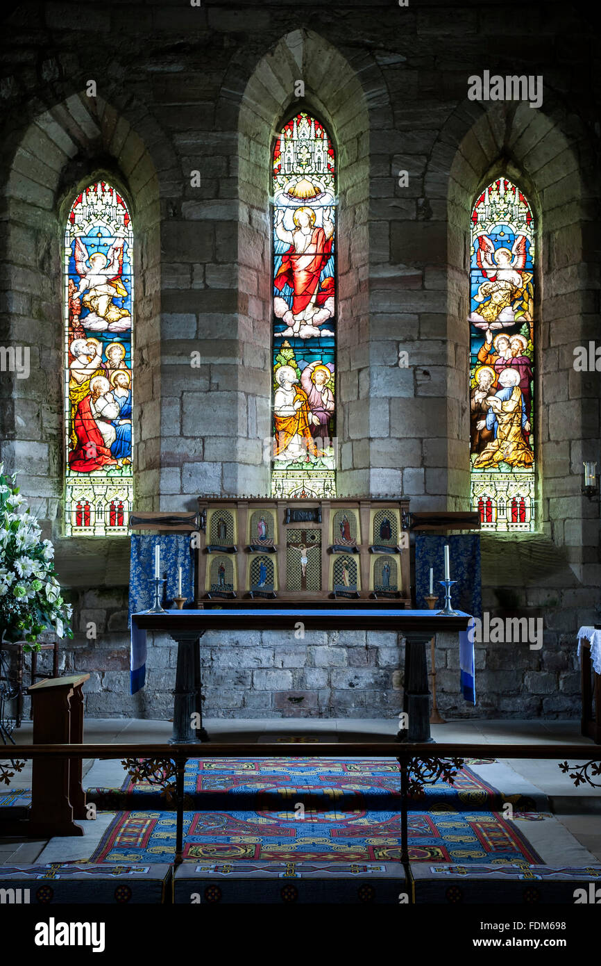 Vitraux, l'église de la Vierge Marie, l'île sacrée, Angleterre, Royaume-Uni Banque D'Images