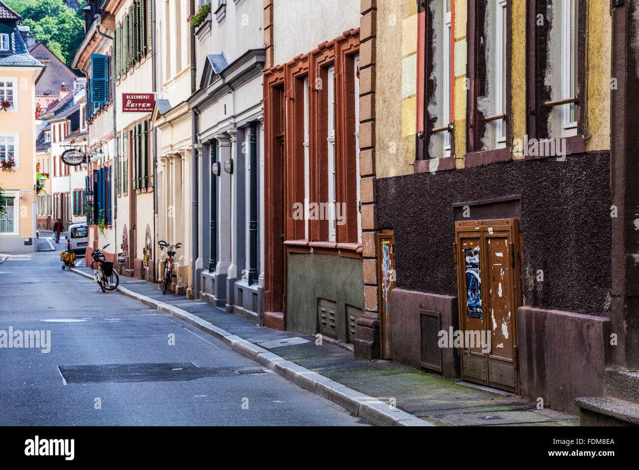 Ingrimstrasse, une jolie ruelle de la Altstadt quart de la ville universitaire de Heidelberg. Banque D'Images