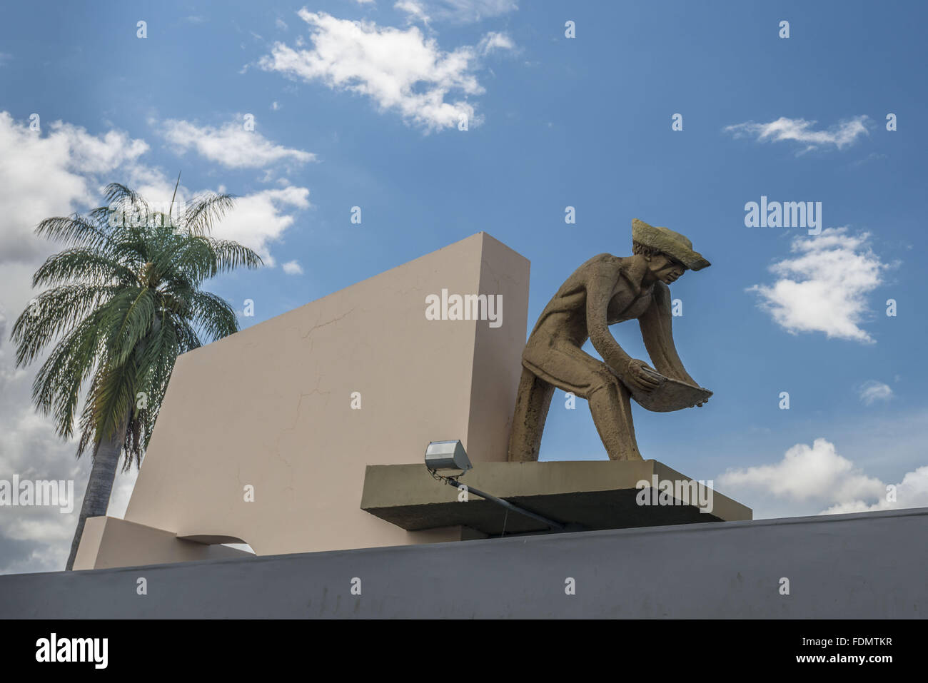 Monument à la miner à Praca do Centro Civico - ouvert à la fin des années 1960 Banque D'Images
