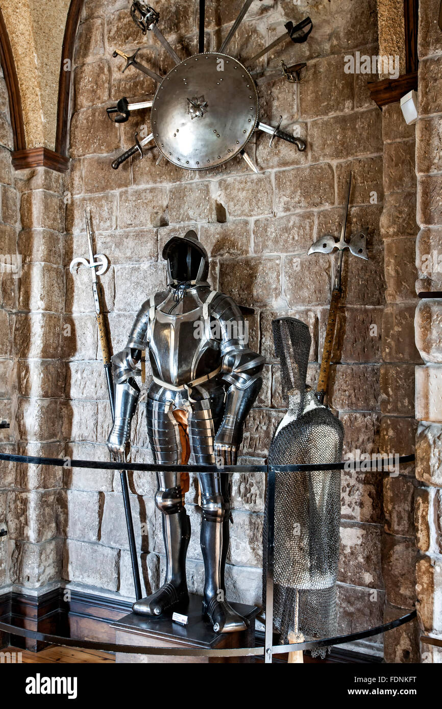 Armes et armures, Château de Bamburgh, Bamburgh, Angleterre, Royaume-Uni Banque D'Images
