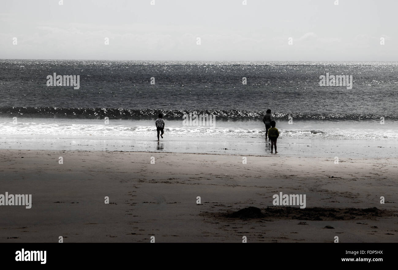 Plage vagues Banque de photographies et d’images à haute résolution - Alamy