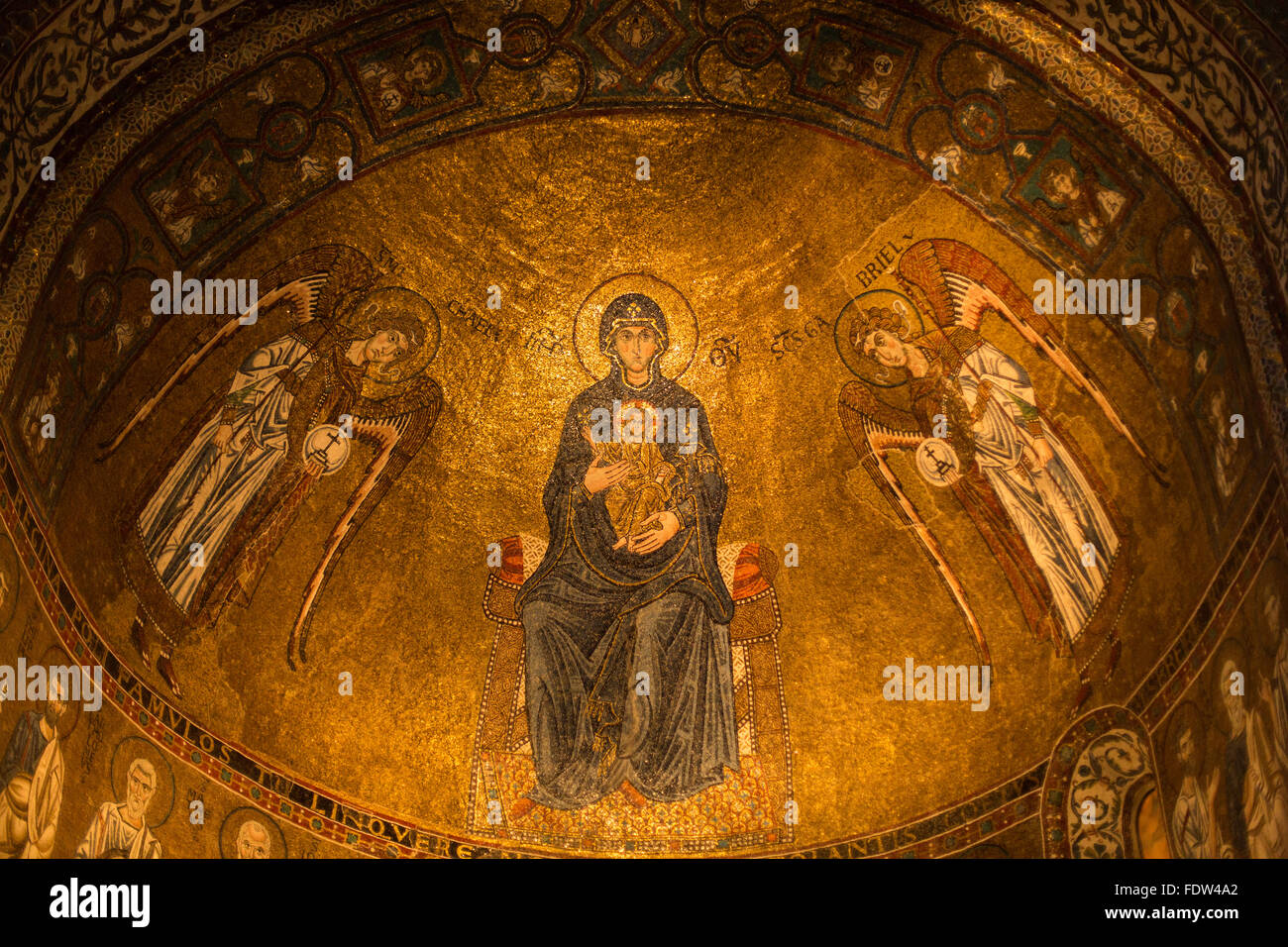 Mosaïques sur un plafond cathédrale Banque D'Images