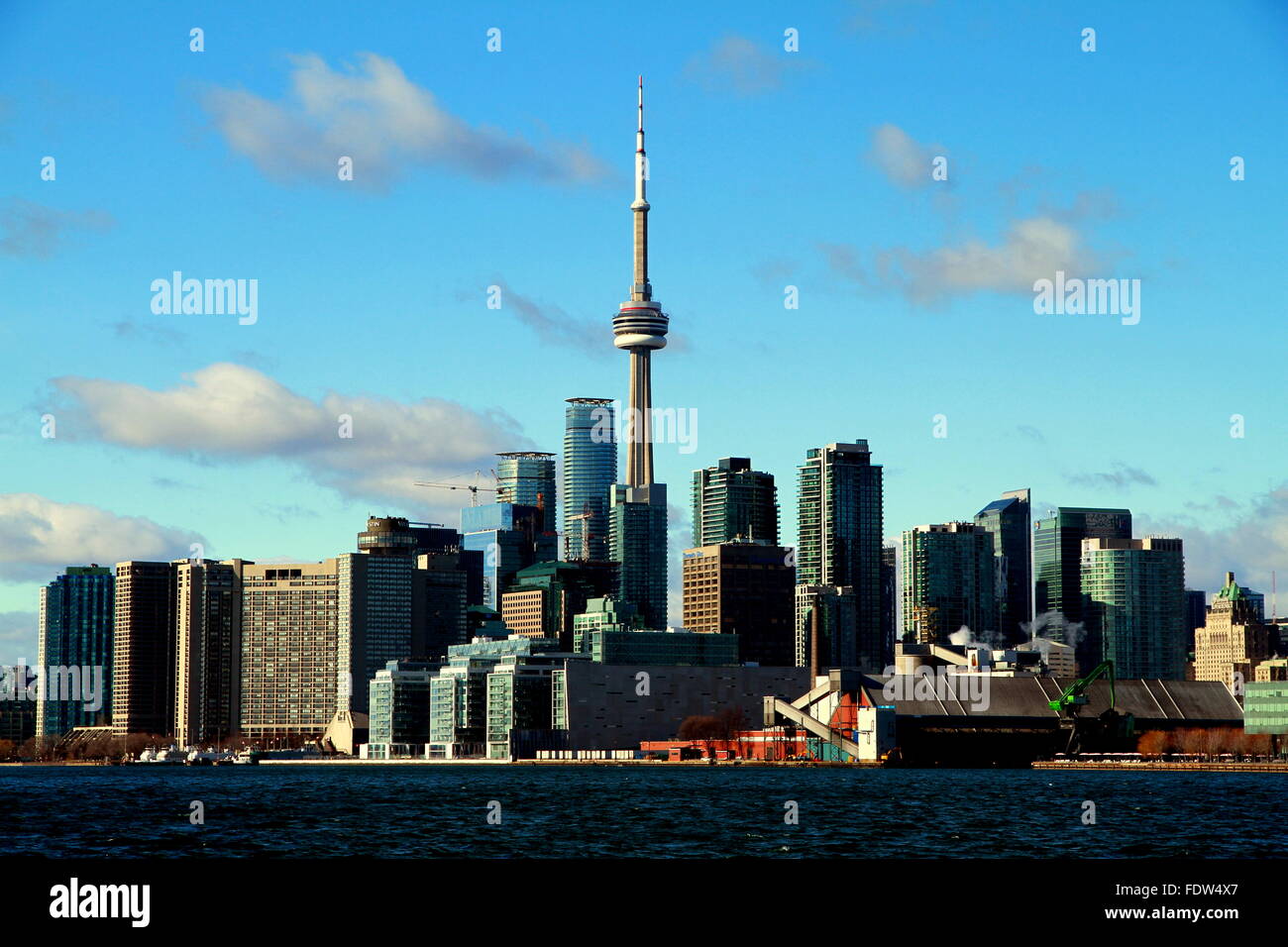 Ville de Toronto comme vu de la Cherry street port industriel Banque D'Images