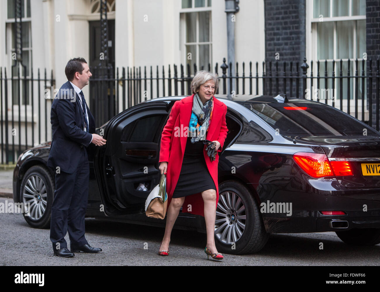 Theresa Mai,ministre de l'intérieur, arrive au 10 Downing Street pour une réunion du cabinet Banque D'Images
