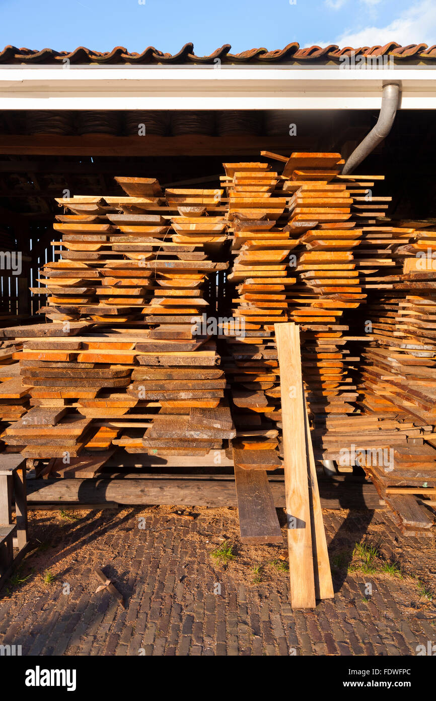 Coupe traditionnelle bois sciés à Het Jonge Schaap Scierie / moulins à vent  / moulin / moulins à vent. Zaanse Schans, Hollande Pays-Bas Photo Stock -  Alamy