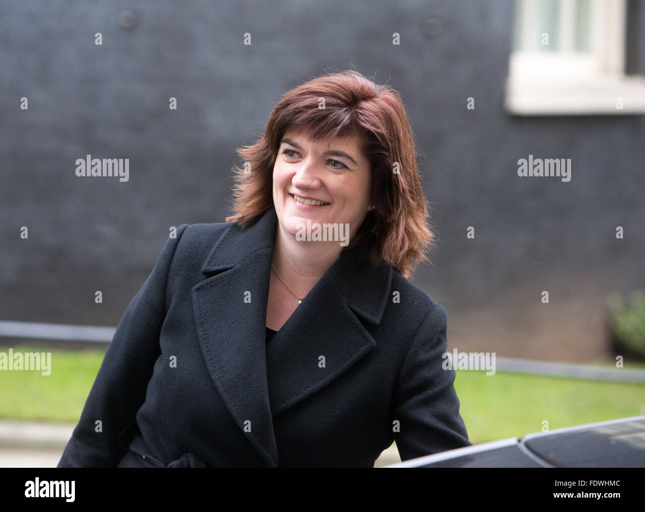 Nicky Morgan,secrétaire d'Etat à l'éducation, au numéro 10 Downing Street pour une réunion du cabinet Banque D'Images