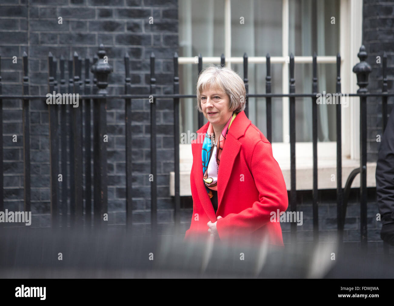 Theresa Mai,ministre de l'intérieur, arrive au 10 Downing Street pour une réunion du cabinet Banque D'Images
