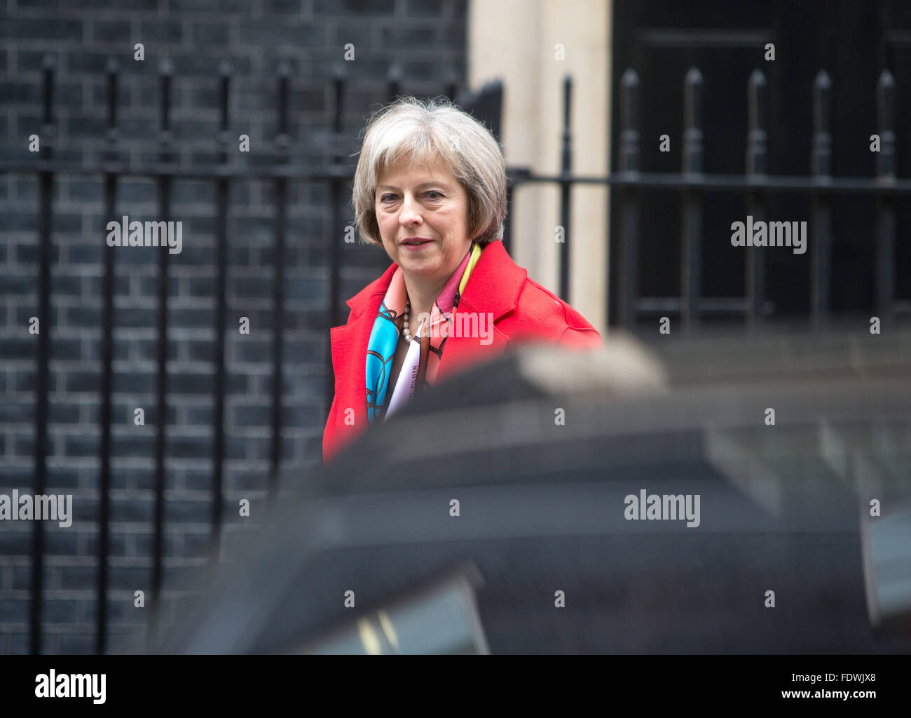 Theresa Mai,ministre de l'intérieur, arrive au 10 Downing Street pour une réunion du cabinet Banque D'Images