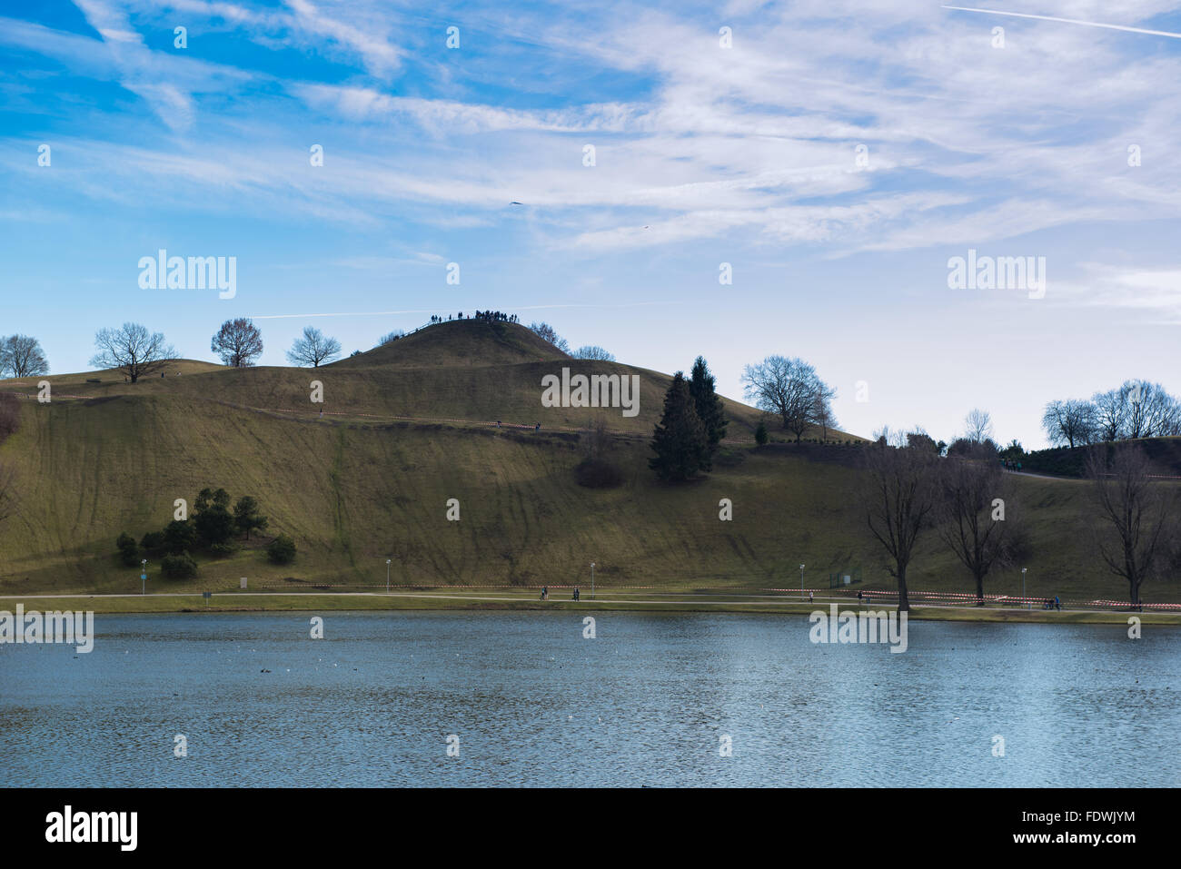 Vue sur la colline dans le parc Olympia à Munich Banque D'Images