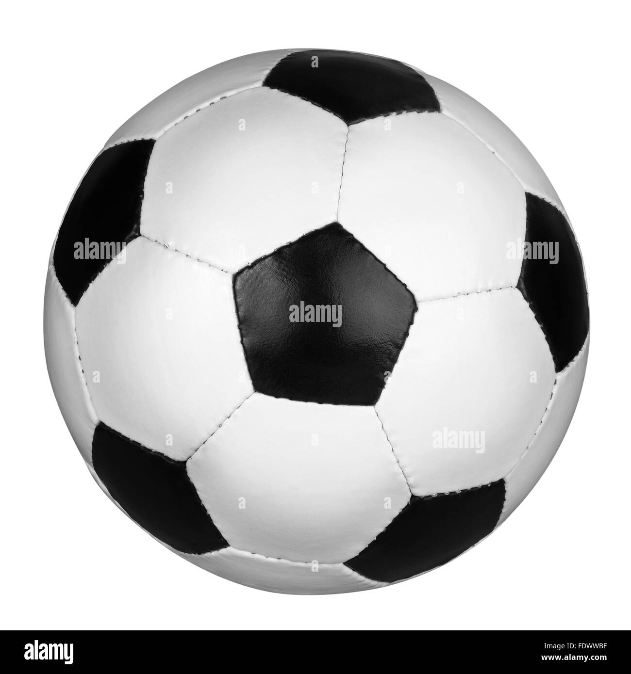 Ballon de soccer isolé sur le fond blanc, chemin de détourage inclus. Banque D'Images