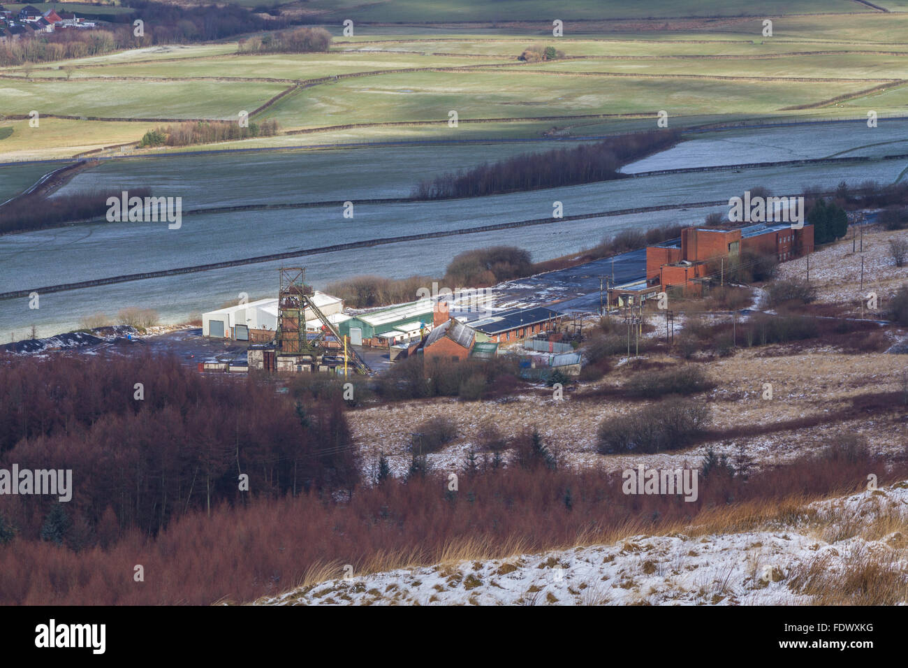 Regardant le Tower Colliery désaffectées. Fut la dernière mine de charbon profondes, Aberdare dans la vallée de Maule, dans le sud du Pays de Galles, Royaume-Uni. Banque D'Images