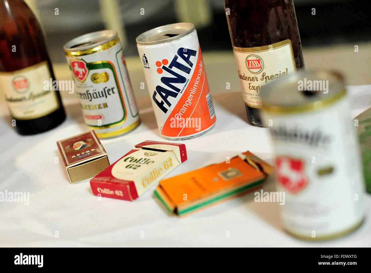 Hanovre, Allemagne, de canettes, bouteilles et boîtes de cigarettes depuis les années 1960 Banque D'Images