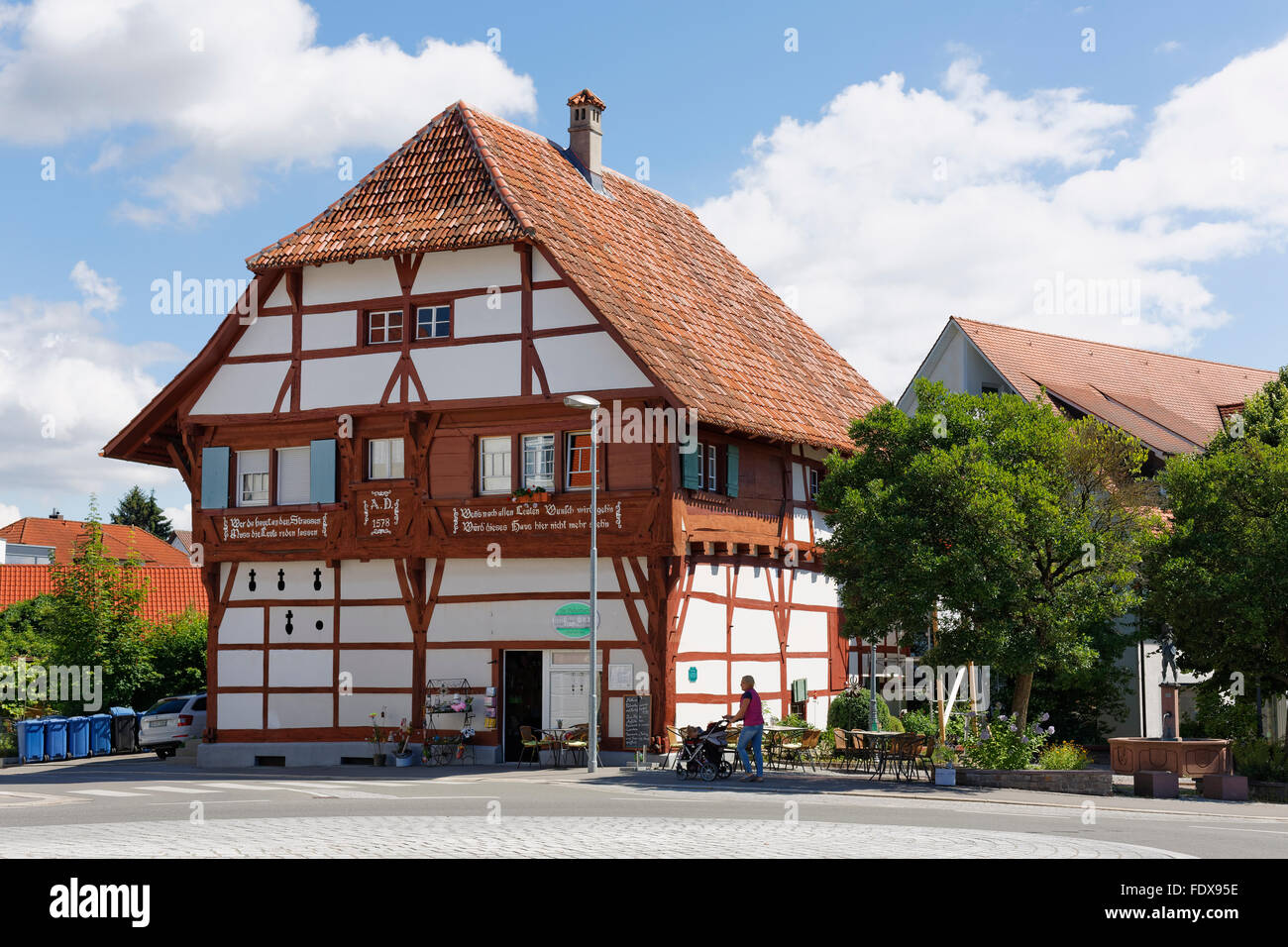 Maison à colombages construite en 1578, Immenstaad am Bodensee, Bodenseekreis, en Haute Souabe, Bade-Wurtemberg, Allemagne Banque D'Images
