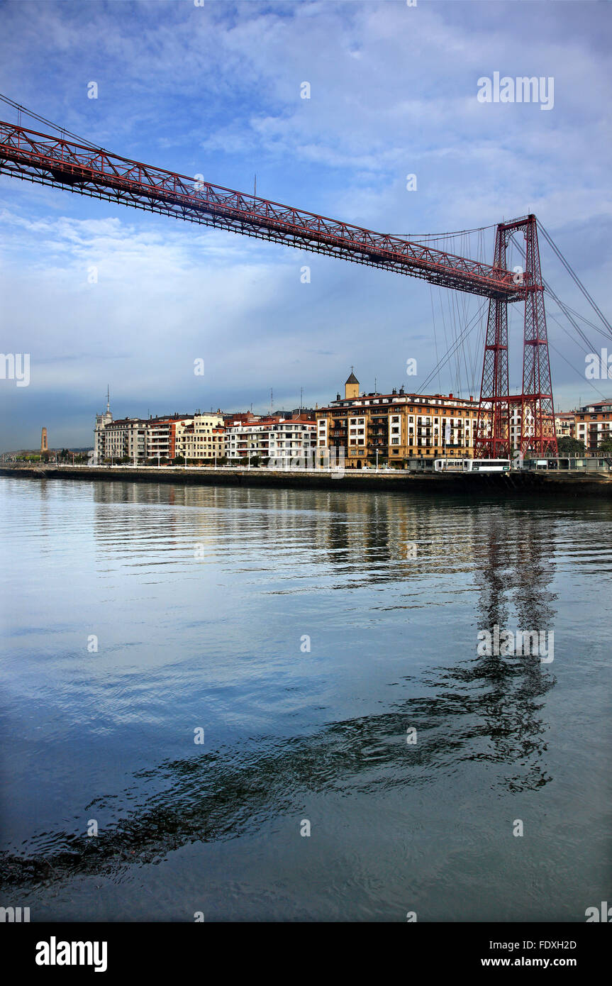 Pont Vizcaya (connu sous le nom de 'Puente Colgante' - 'pont'), relie depuis 1893 deux banlieues de Bilbao, Bilbao et Getxo Banque D'Images