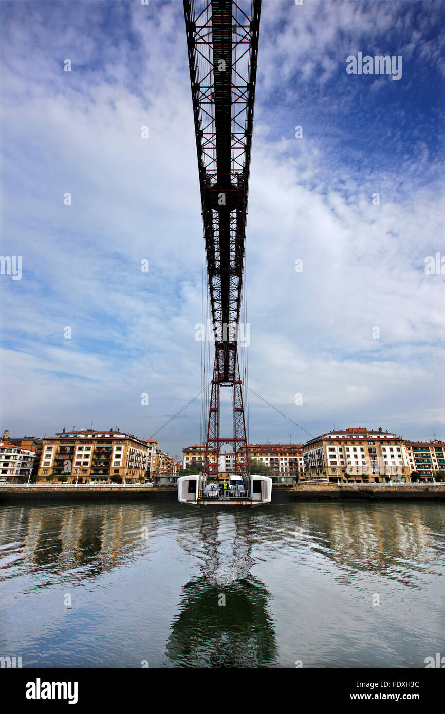 Pont Vizcaya (connu sous le nom de 'Puente Colgante' - 'pont'), relie depuis 1893 deux banlieues de Bilbao, Bilbao et Getxo Banque D'Images