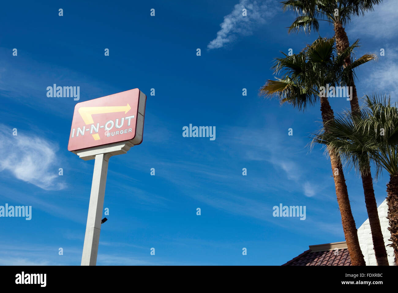 Vue d'un In-N-out en direction de Palm Springs, Californie Banque D'Images