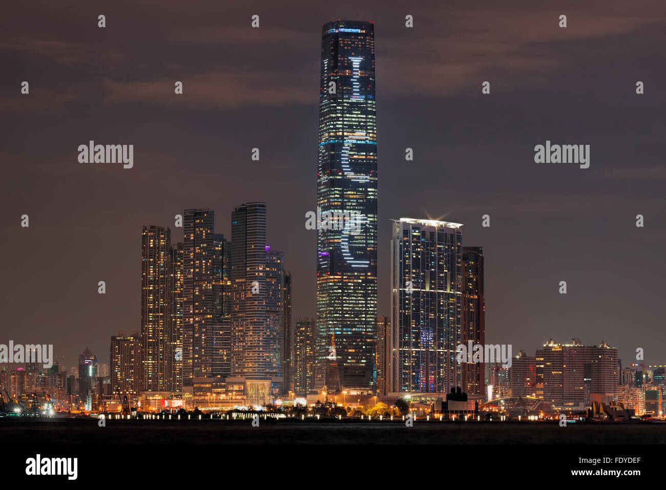 La nouvelle ville de Kowloon et de Hong Kong, le plus haut bâtiment de l'International commerce center ICC, Hong Kong, Chine. Banque D'Images