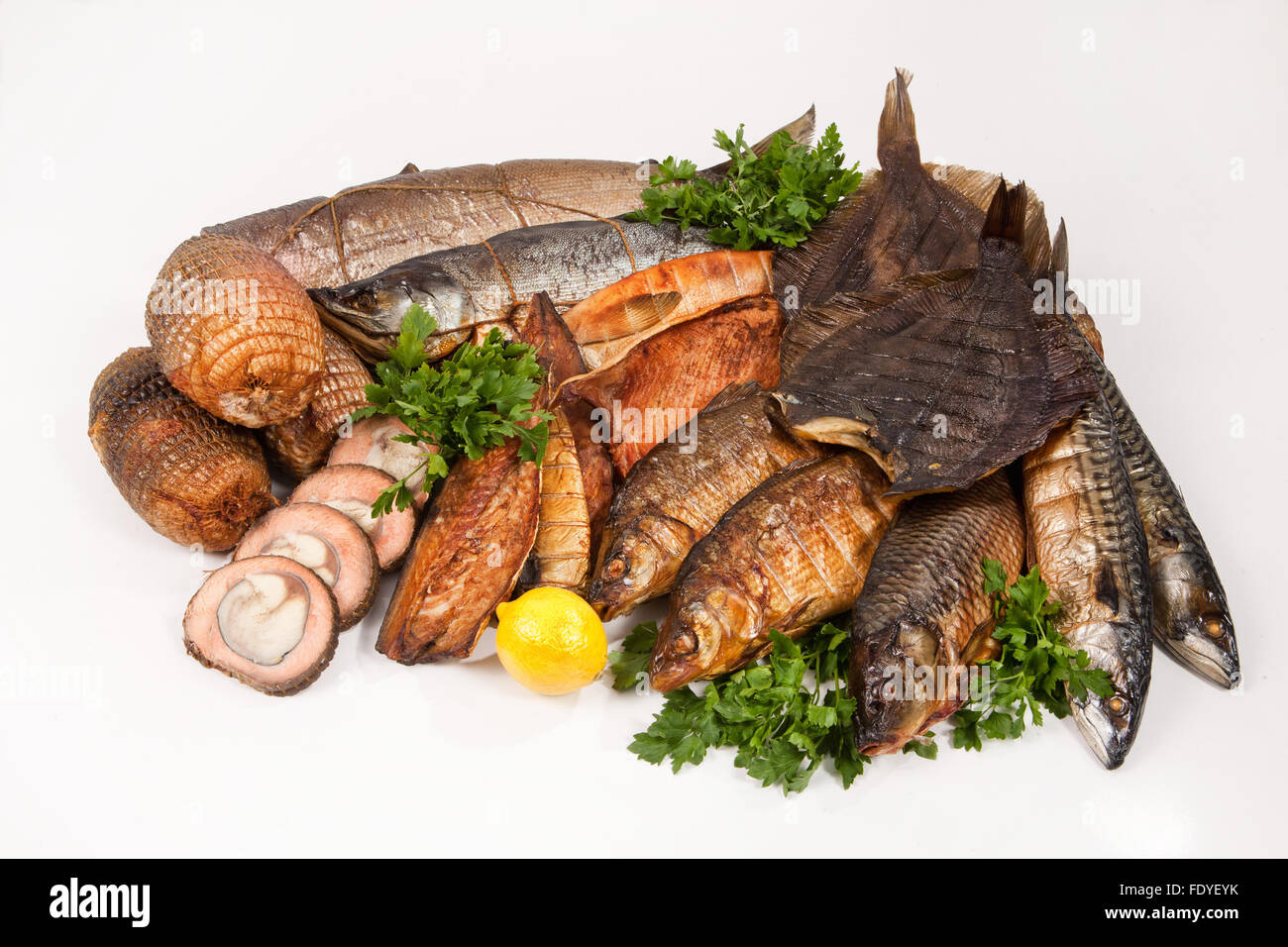 Encore isolées de l'alimentation produit vie fond studio mer poisson manger ingrédients comestibles Légumes verdure macro close up group Banque D'Images