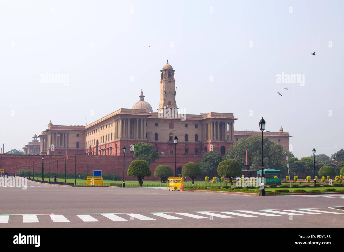 Le bâtiment du gouvernement de l'Inde à Delhi sur la grande place,le bâtiment,architecture,la place,non gouvernementales,la ville,delhi, Banque D'Images