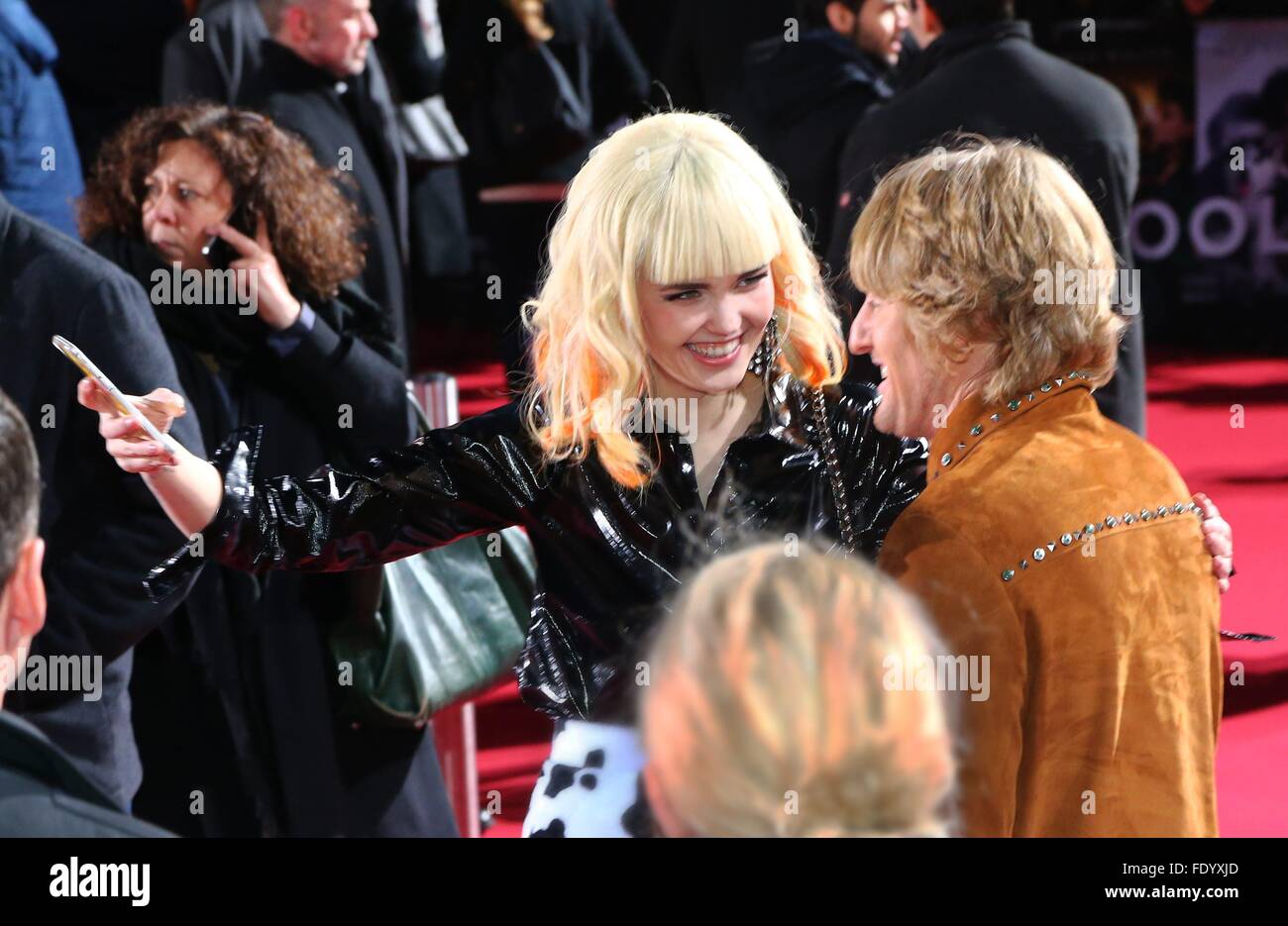 Berlin, Allemagne. 09Th Feb 2016. Bonnie Strange Selvie mit Owen Wilson /Filmpremiere  > Zoolander 2  < au Cinestar Kino à SonyCenter dans Berlin. Dpa : Crédit photo alliance/Alamy Live News Banque D'Images