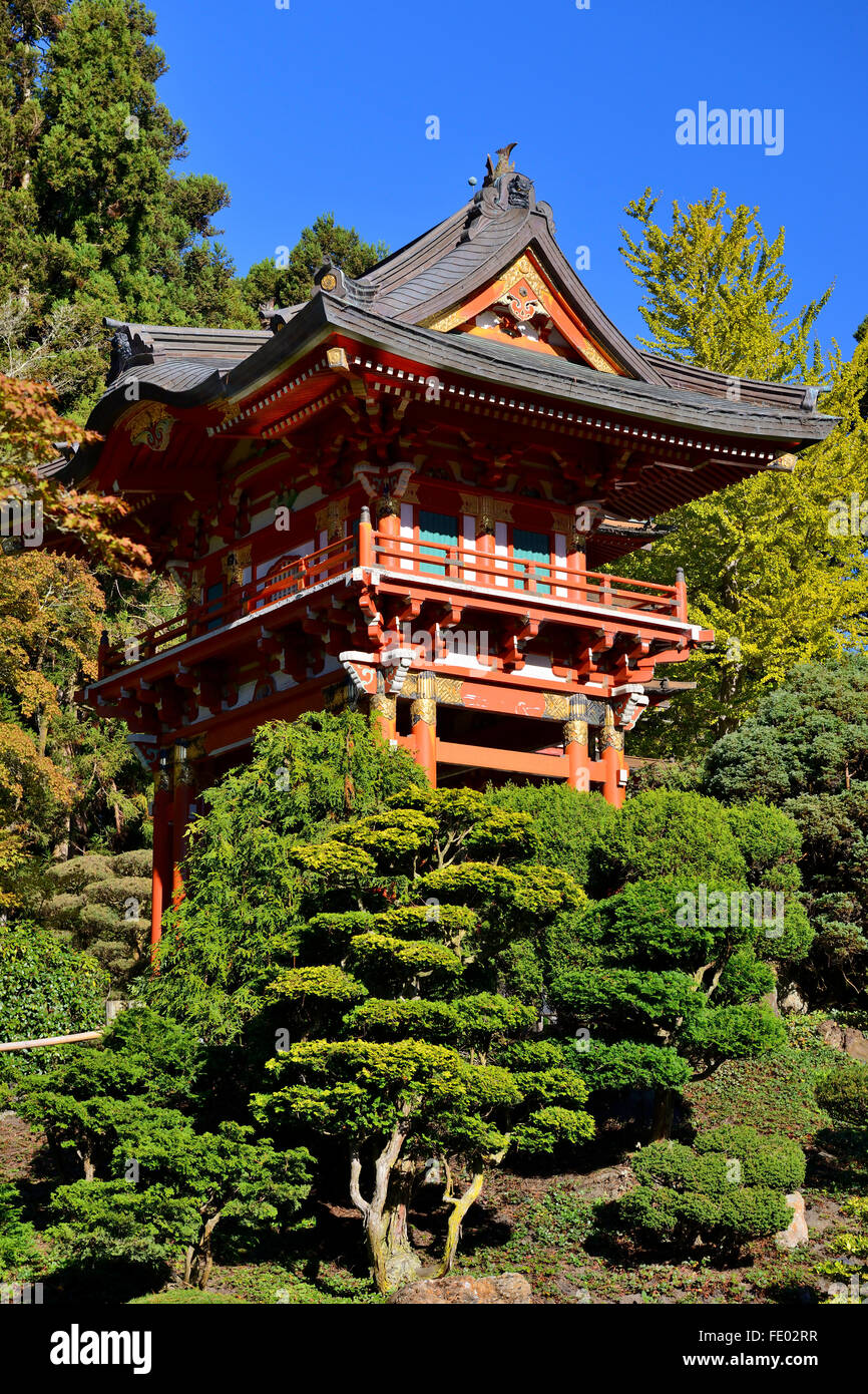 Porte du Temple en Japanese Tea Garden, le Golden Gate Park, San Francisco, California, USA Banque D'Images