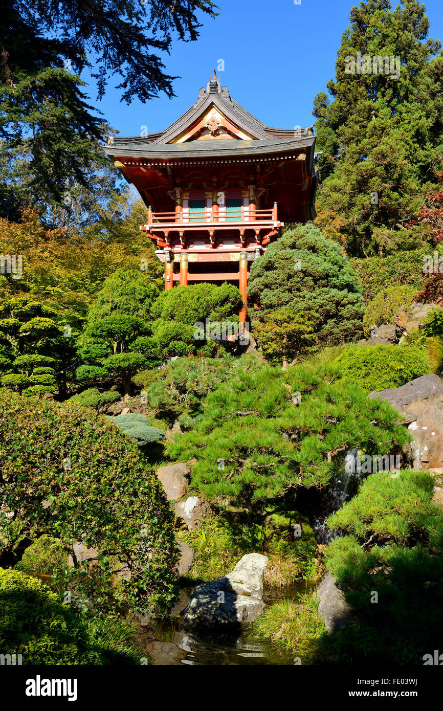 Porte du Temple en Japanese Tea Garden, le Golden Gate Park, San Francisco, California, USA Banque D'Images