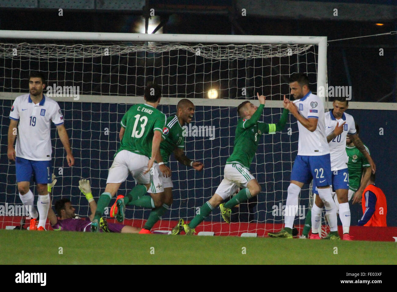 08 Oct 2015 - Euro 2016 Qualifications - Groupe F - Irlande du Nord 3 Grèce 1. Steven Davis (8) célèbre après avoir marqué le premier but de l'Irlande du Nord. Banque D'Images