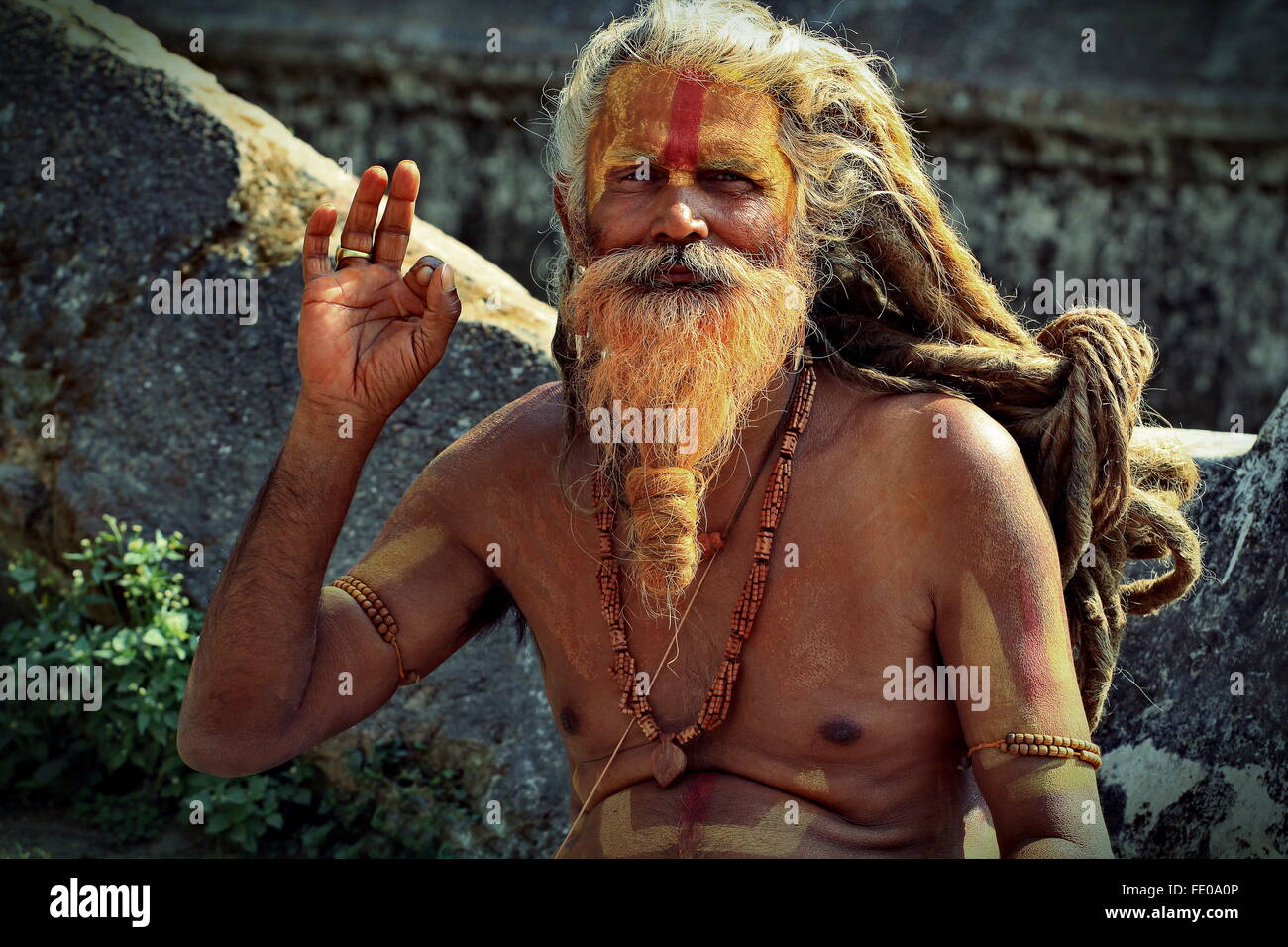 Sadhu ou saint homme à Pashupatinath temple dans la vallée de Katmandou, Népal Banque D'Images