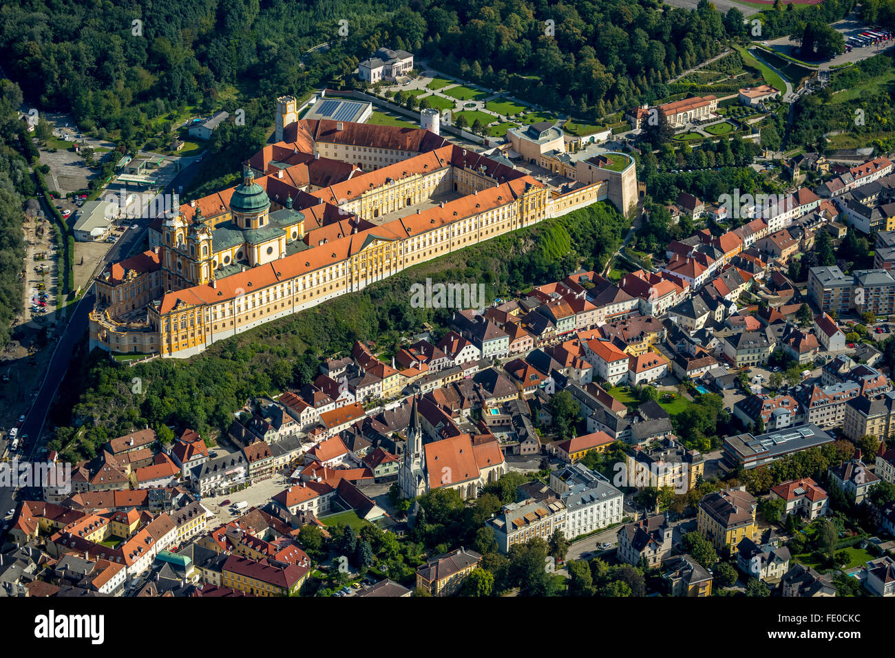 Vue aérienne, monastère bénédictin, UNESCO World Heritage Site, complexe du monastère baroque autrichien, Wachau, l'Abbaye de Melk, Banque D'Images