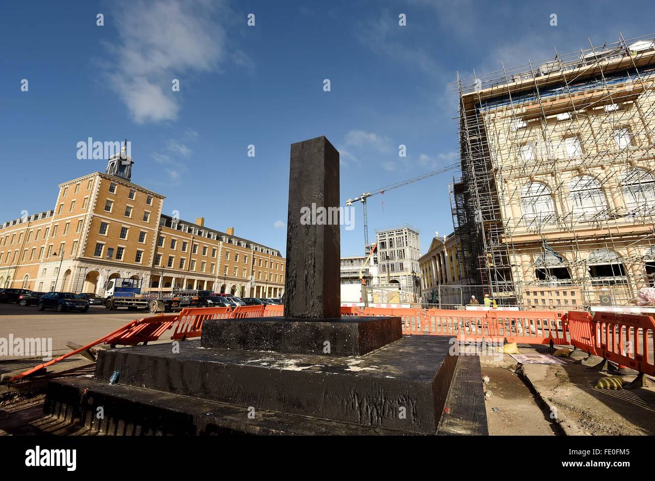 Début de soubassement qui aura une statue de la Reine Mère. Les travaux de construction à la place de la Reine Mère, Dorset, Angleterre 2004/2005, UK Banque D'Images