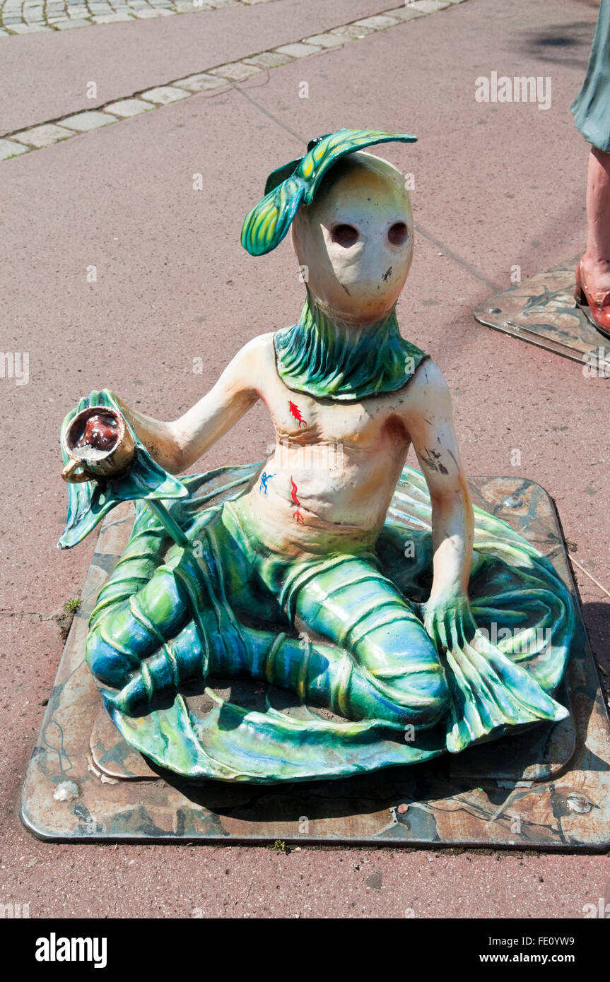 À la recherche d'une étrange créature humanoïde de la mer au parc d'attractions Prater de Vienne, Autriche Banque D'Images
