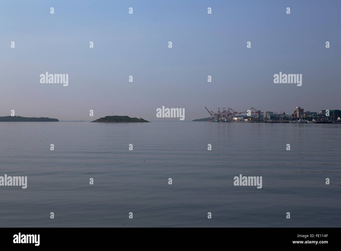 Le port de Halifax en Nouvelle-Écosse, Canada. L'île George se trouve dans le port. Banque D'Images
