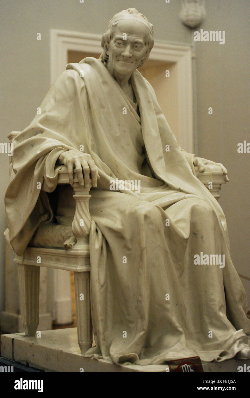 Statue of voltaire Banque de photographies et d'images à haute résolution -  Alamy