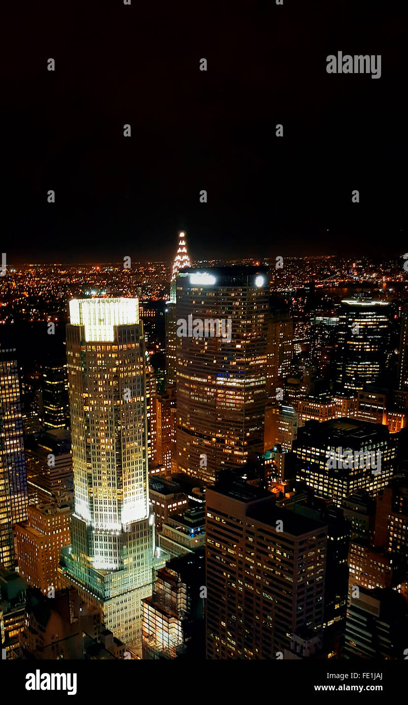 La ville de New York Vue de nuit avec des gratte-ciel de Manhattan. Banque D'Images