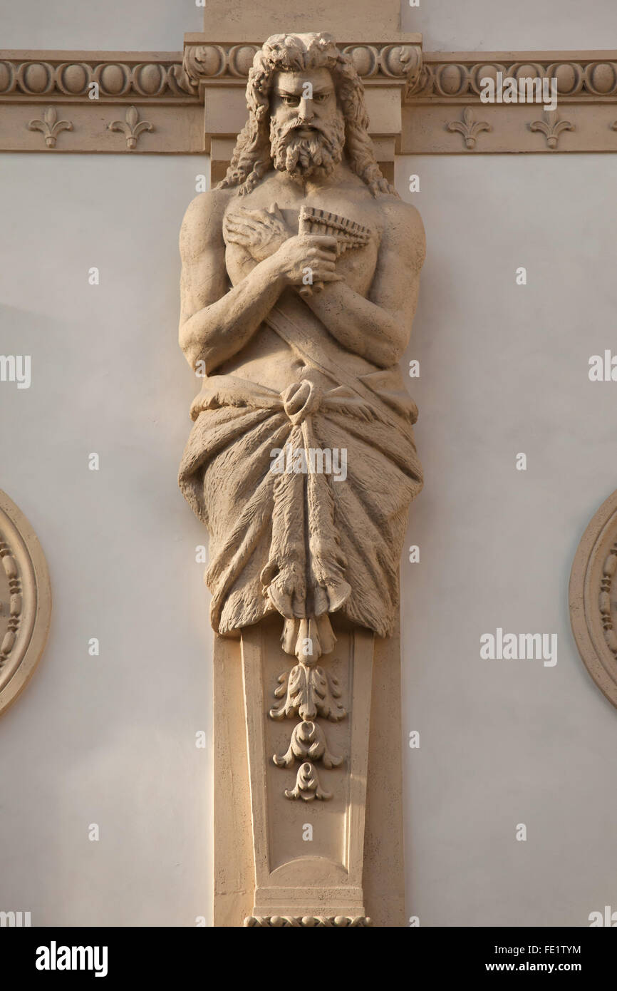 Atlas musculaires décrits comme des tuyaux de poêle avec prend en charge le mur dans la galerie Vittorio Emanuele II à Milan, Lombardie, Italie. Banque D'Images