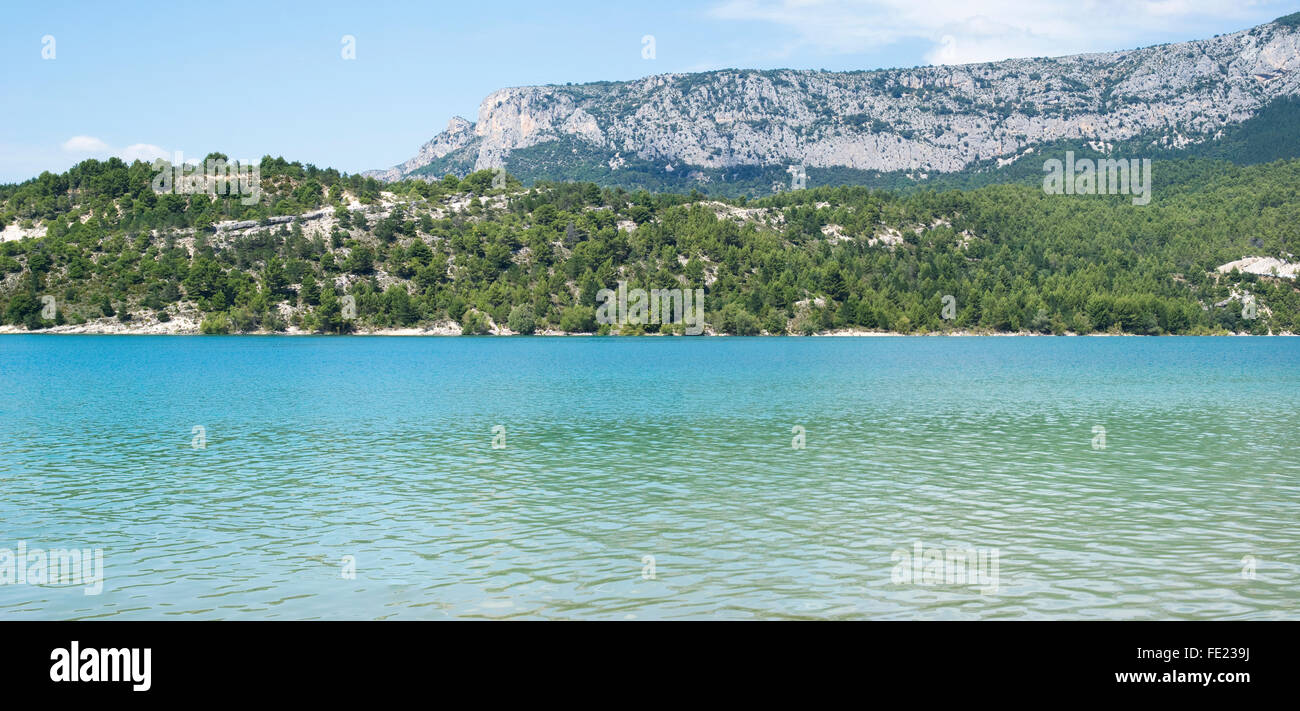 Lac de Sainte-Croix, dans Parc Naturel Régional du Verdon, le sud-est de la France Banque D'Images