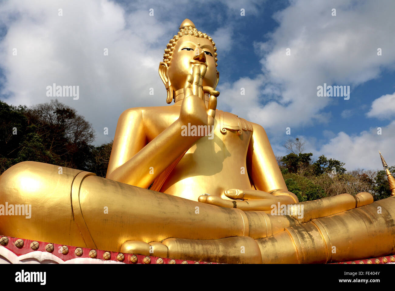 Thailande Phuket Phuket Town Grand Bouddha d'or de Wat Khao Rang Adrian Baker Banque D'Images