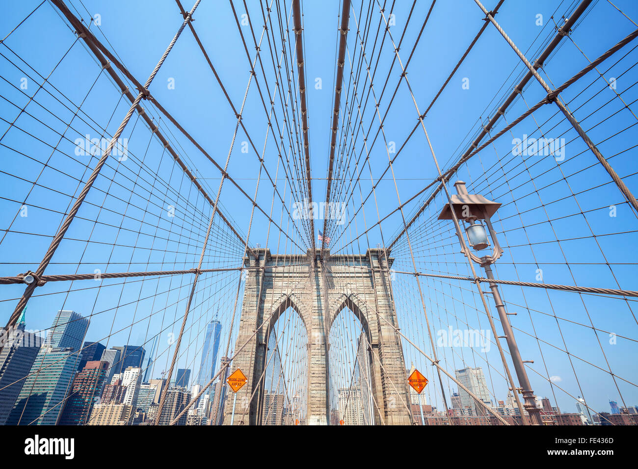 Photo grand angle du pont de Brooklyn, New York, USA. Banque D'Images