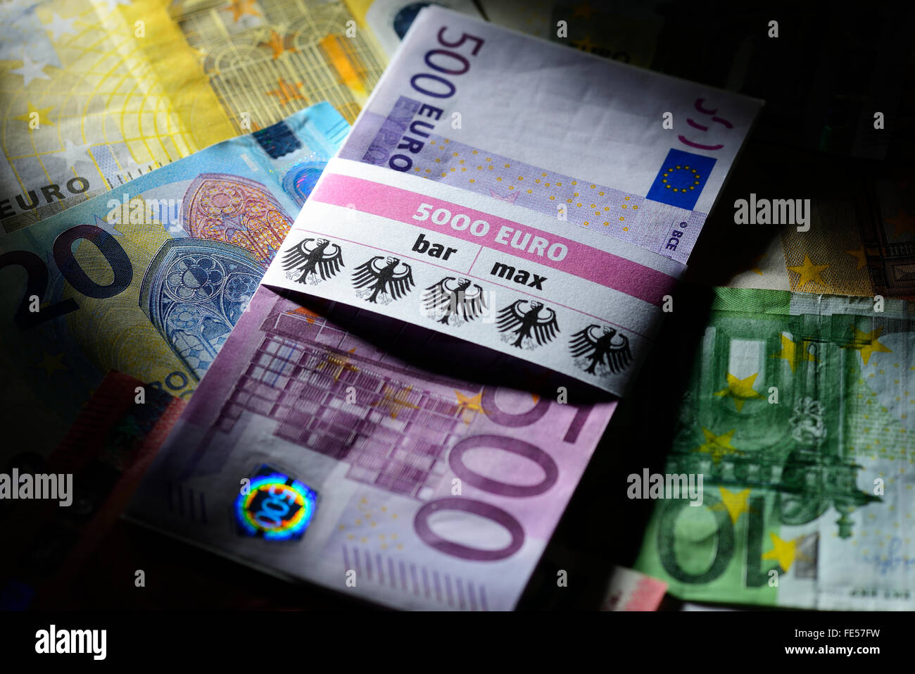 Les billets en euros, la limite supérieure prévue pour les paiements en espèces à l'Allemagne Banque D'Images