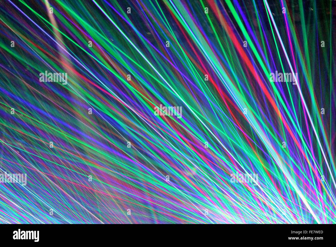 Lumières disco laser à vapeur d'onde de synthé lumières en boîte de nuit,  de la lumière laser, club, clubbing, show, nuit, l'arrière-plan, stock  photo, stock, photographie, image Photo Stock - Alamy