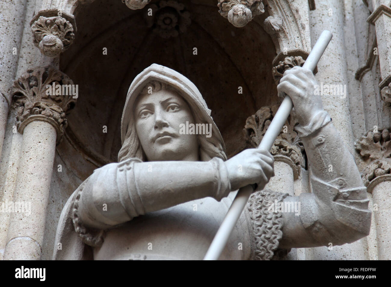 Statue de Saint Georges, sur le portail de la cathédrale dédiée à l'assomption de Mar à Zagreb, Croatie Banque D'Images