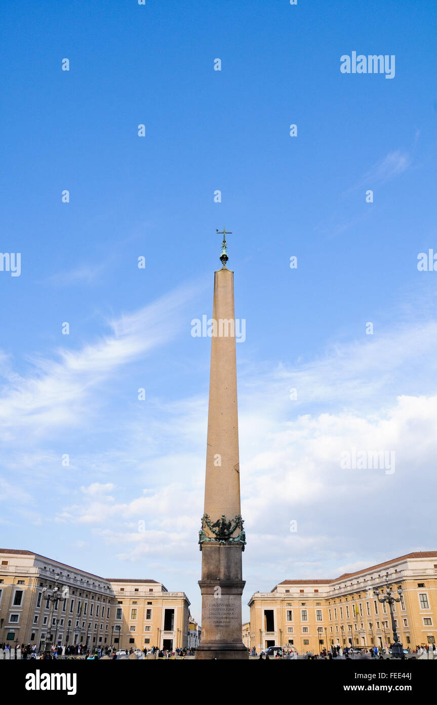 Obélisque situé sur la Place Saint Pierre à Rome, Italie Banque D'Images