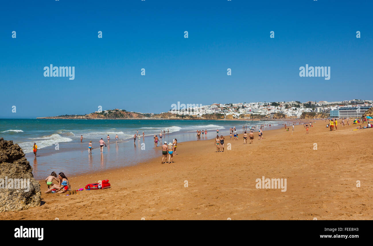 Portugal, Algarve, Albufeira, Faro distrikt, vue sur Praia dos Alemaes Banque D'Images