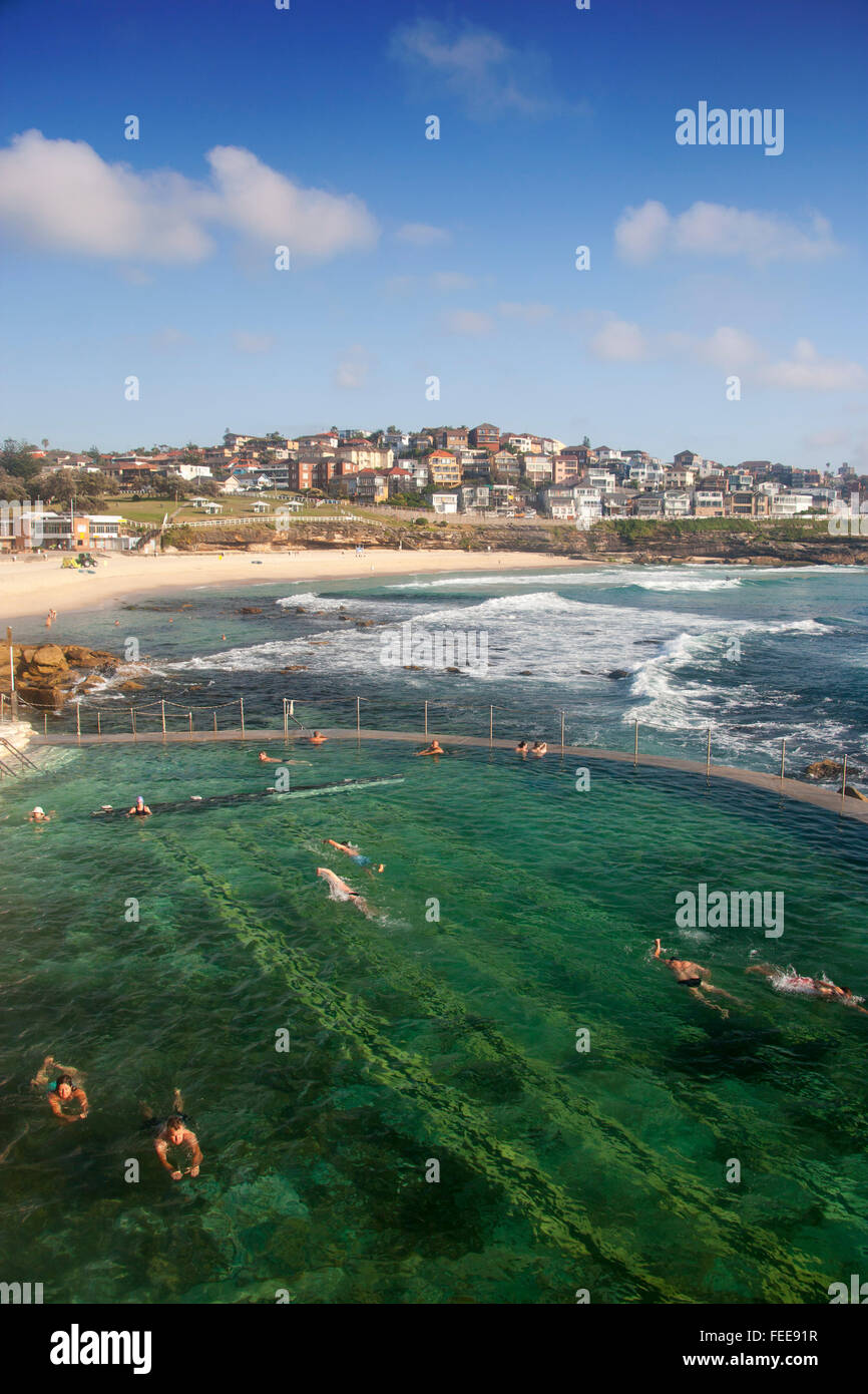 Bronte Beach et des bains de mer piscine Banlieues Est Sydney NSW Australie Nouvelle Galles du Sud Banque D'Images