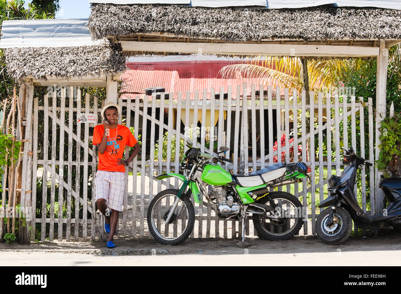 L'appel sur un téléphone et motos Banque D'Images