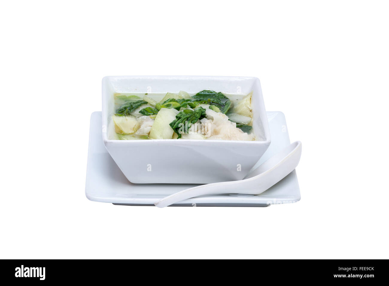 Wonton soup soupe de légumes chinois, plat sur fond blanc Banque D'Images