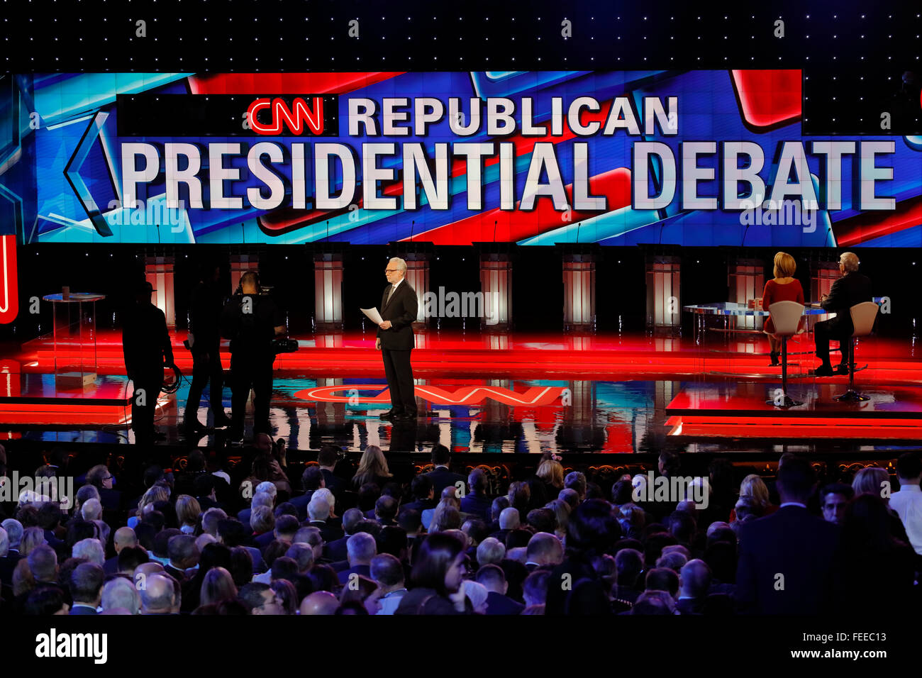 LAS VEGAS, NV, Dec 15, 2015, Wolf Blitzer et Podiums vide au débat présidentiel républicain CNN au Venetian Resort and Casino, Las Vegas, NV Banque D'Images